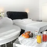 Barbarella Hotel *