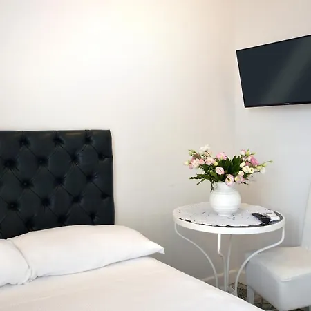 Hotel Barbarella *